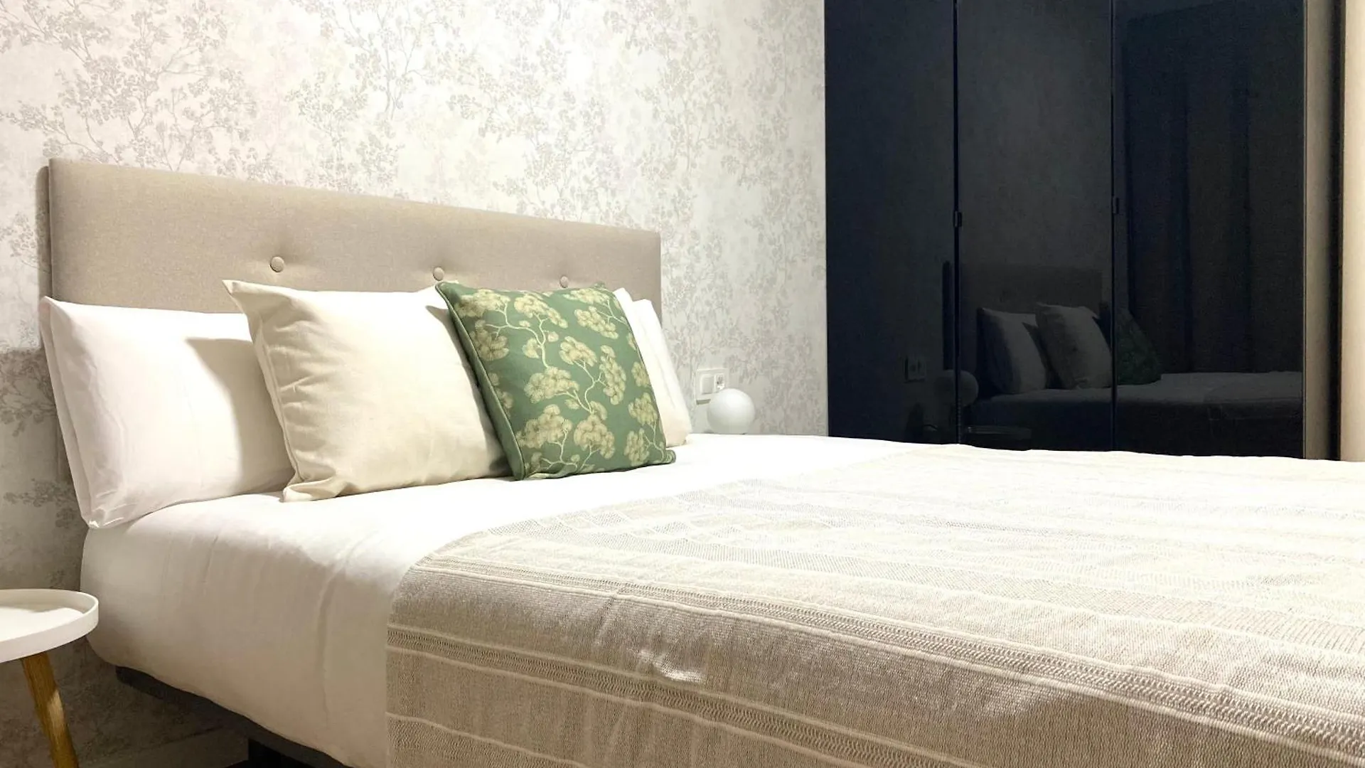 Anais Apartments By Gaiarooms Barcelona 0*,