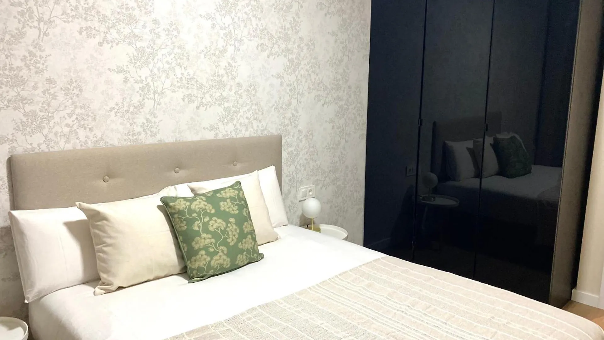 Anais Apartments By Gaiarooms Barcelona