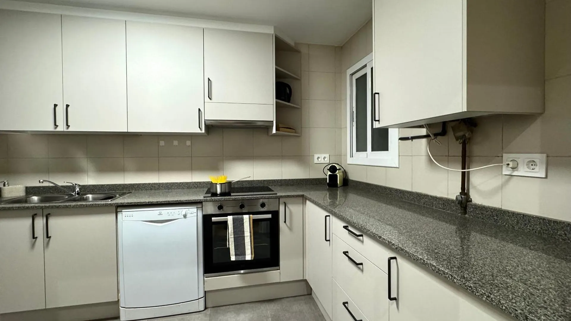 Anais Apartments By Gaiarooms Barcelona 0*,